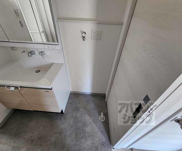 【御陵北山町貸家】