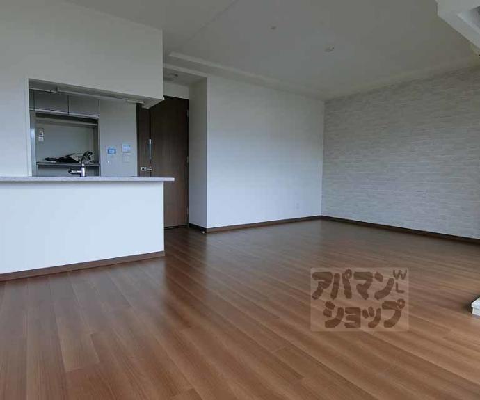 【プレサンスロジェ太秦天神川駅前】間取