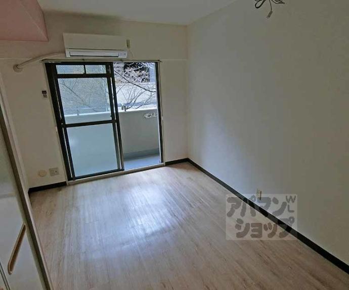 【ヤングヴィレッジ嵯峨】間取