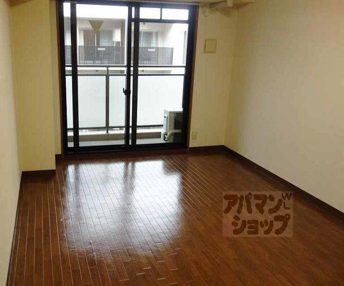 【ＫＩＮＤ（ＥＮ）Ⅲ　南館】間取