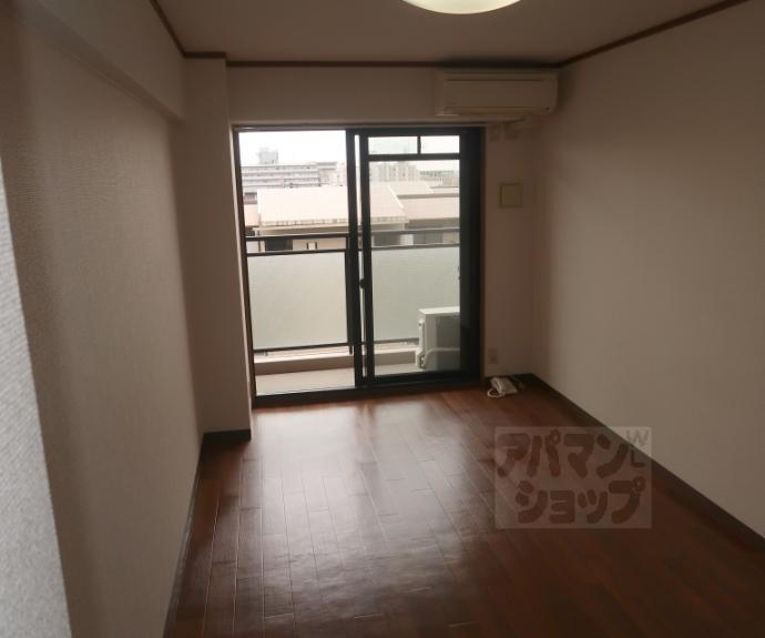 【ＫＩＮＤ（ＥＮ）Ⅲ　南館】間取