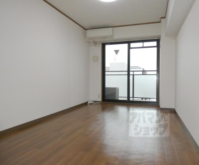 【ＫＩＮＤ（ＥＮ）Ⅲ　南館】間取
