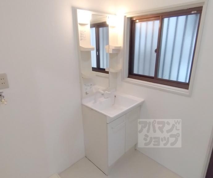 【厨子奥長通貸家】