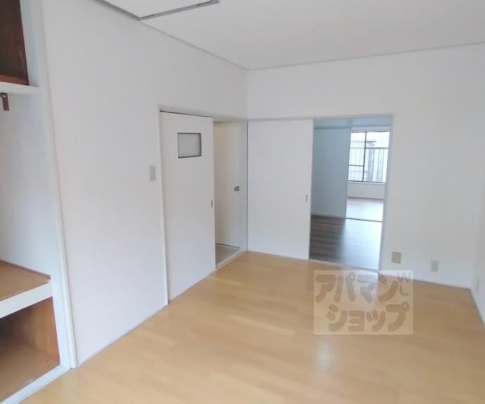 【厨子奥長通貸家】