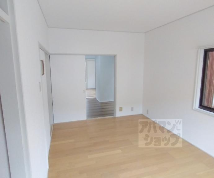 【厨子奥長通貸家】