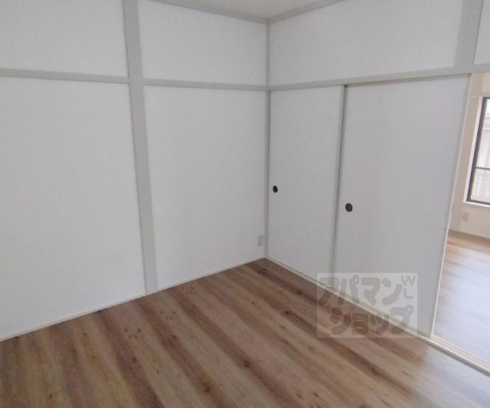 【厨子奥長通貸家】