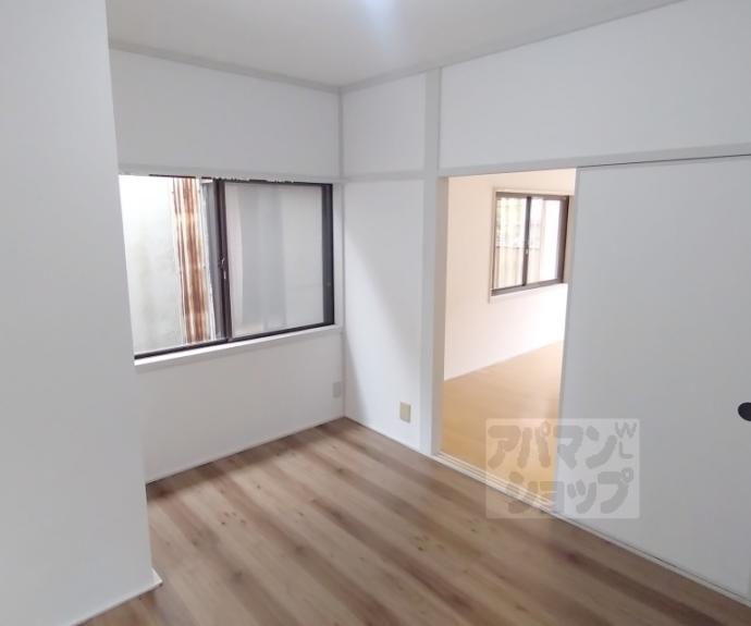 【厨子奥長通貸家】