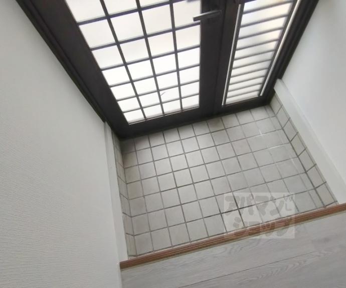 【厨子奥長通貸家】