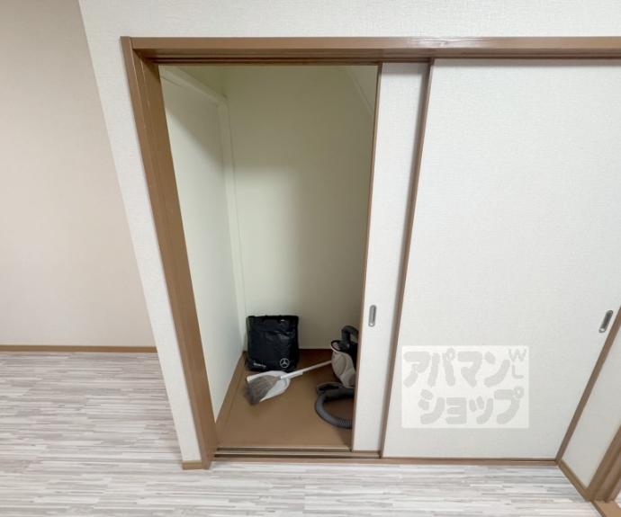 【イースト醍醐南里　十三番館】間取