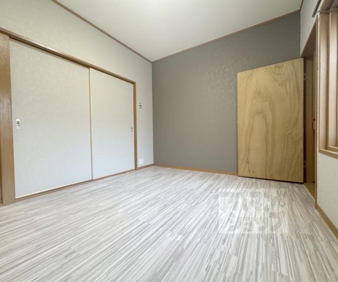 【イースト醍醐南里　十三番館】間取