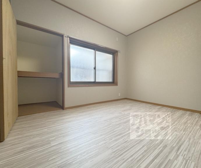 【イースト醍醐南里　十三番館】間取