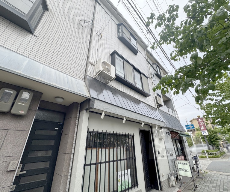 伏見区南浜町２６８－４　店舗付住宅