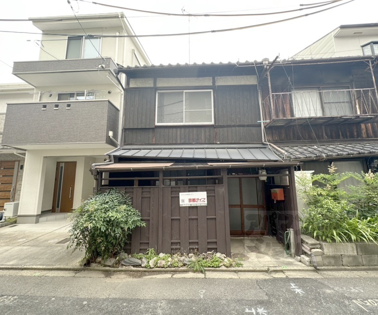 中京区壬生花井町貸家（京町屋認定）