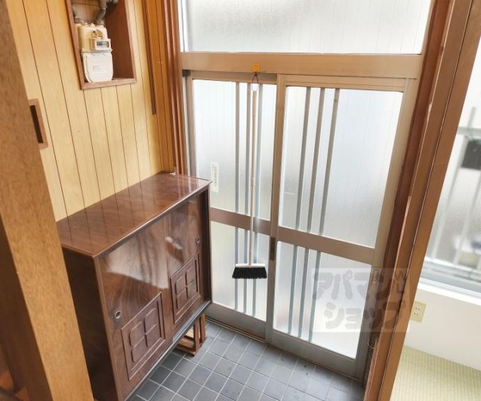 【藪之内町８２－１３貸家】間取