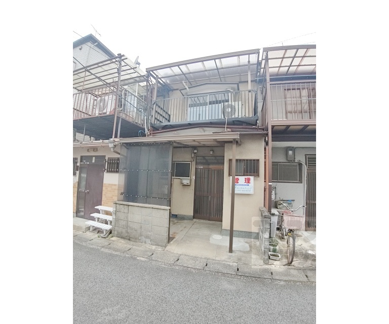 桃山町金井戸島１３－１７テラスハウス