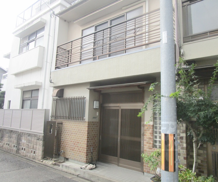 衣笠総門町２５－４貸家