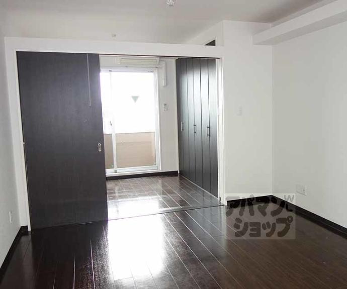 【ＤｅａｒＣｏｕｒｔ野里】間取