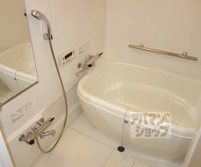 【ＤｅａｒＣｏｕｒｔ野里】間取