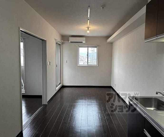 【ＤｅａｒＣｏｕｒｔ野里】間取