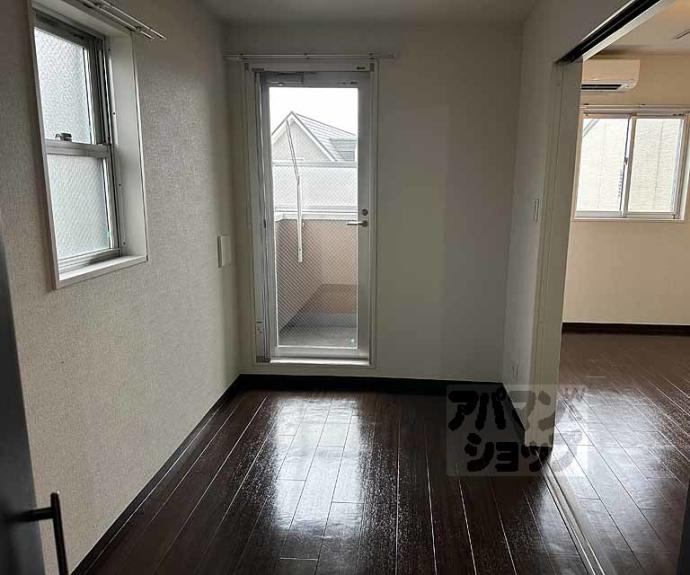 【ＤｅａｒＣｏｕｒｔ野里】間取