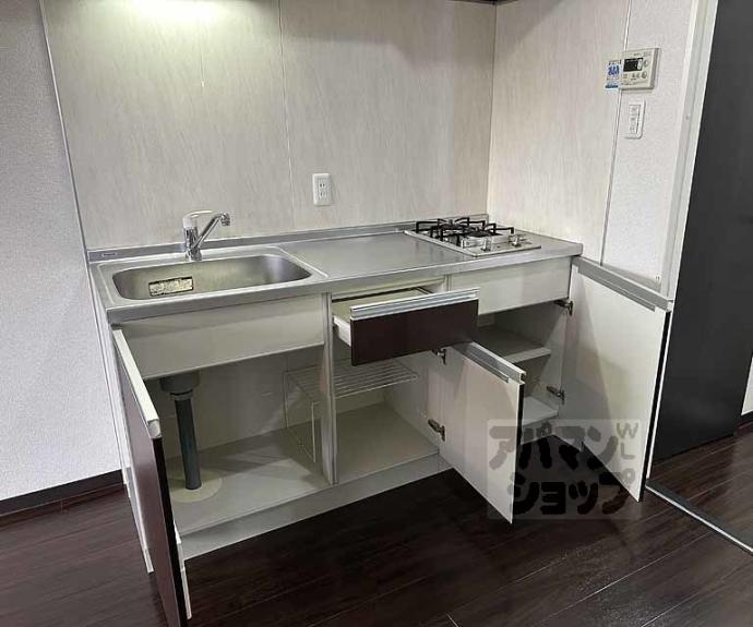 【ＤｅａｒＣｏｕｒｔ野里】間取