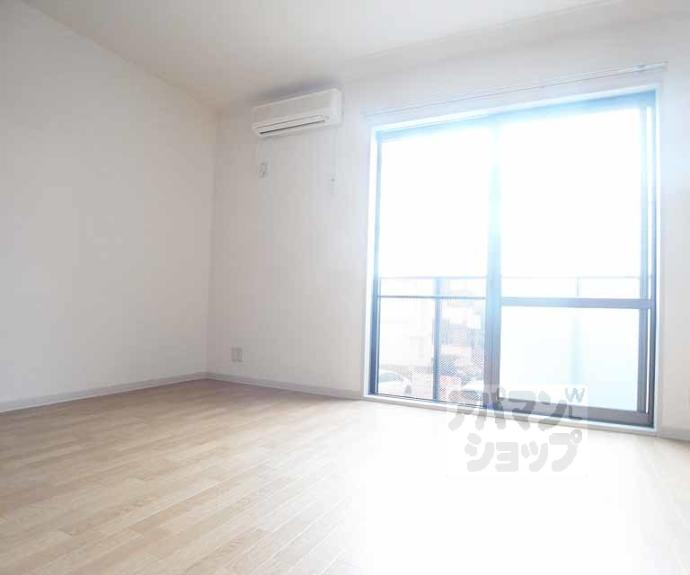 【ロザージュ西京極】間取