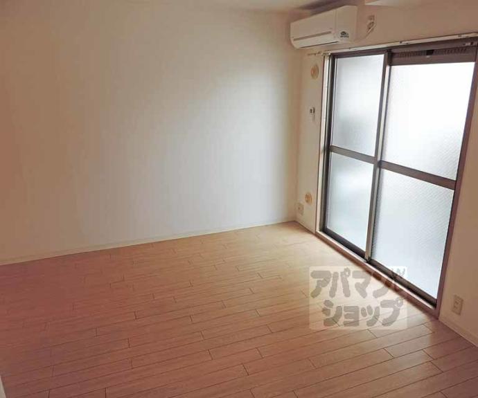 【エリーフラッツ西ノ京】間取