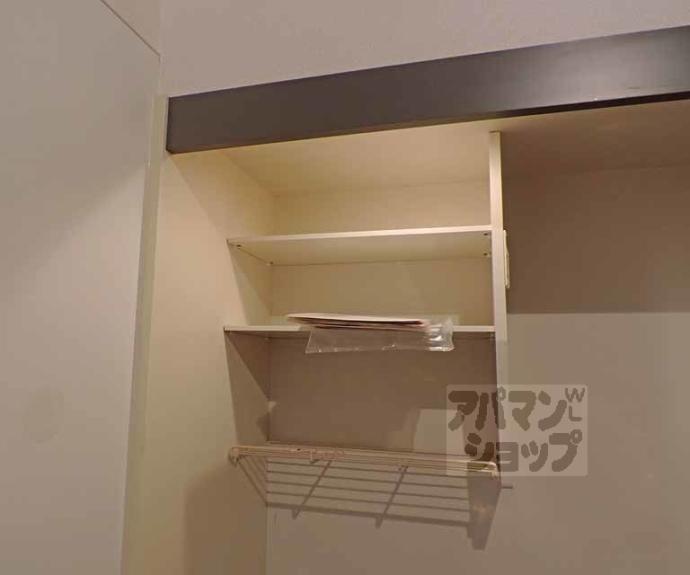 【エリーフラッツ西ノ京】間取