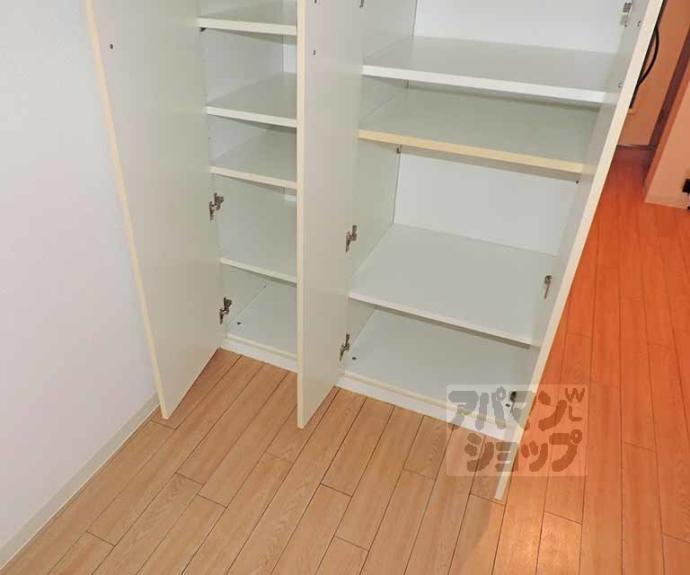 【エリーフラッツ西ノ京】間取