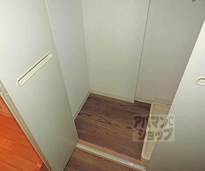 【エリーフラッツ西ノ京】間取