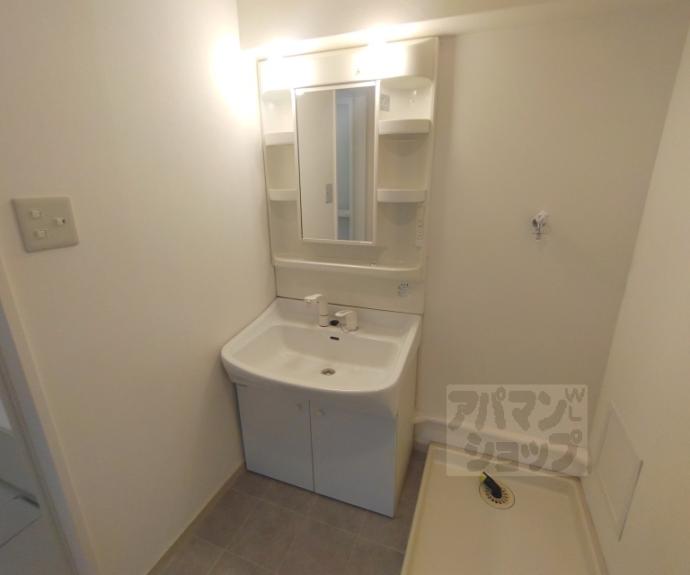 【ロイヤル室町】間取