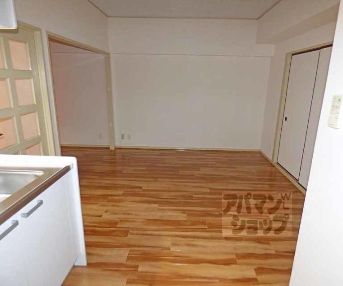 【ロイヤル室町】