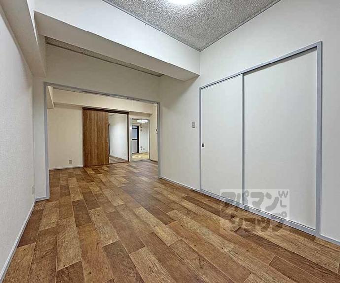 【ロイヤル室町】間取