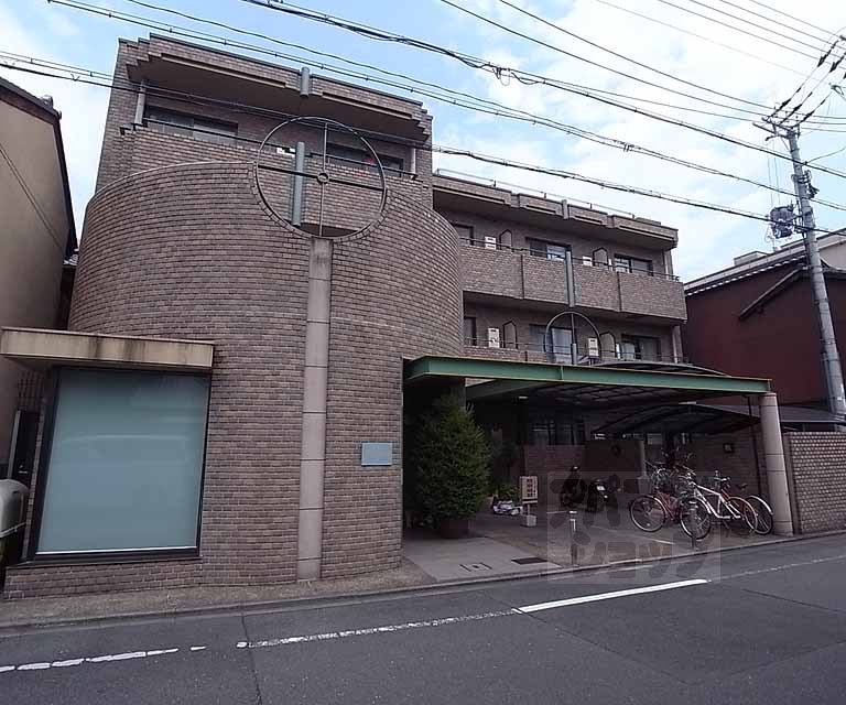 ファミーユ北清