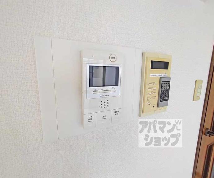 【ヴェルビュ二条城東】間取