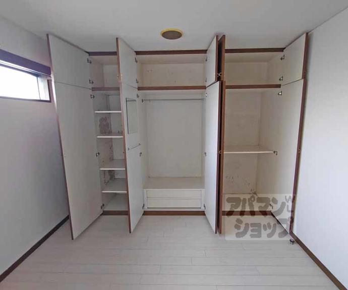 【ヴェルビュ二条城東】間取