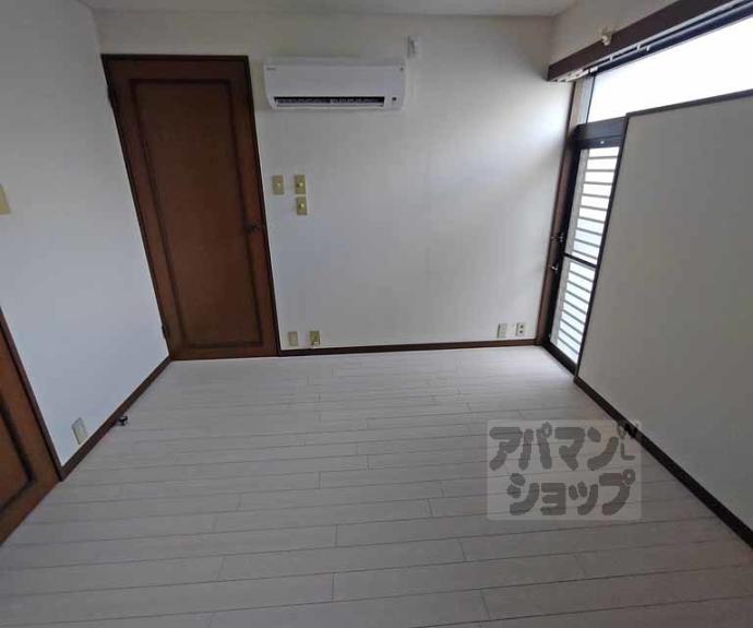 【ヴェルビュ二条城東】間取