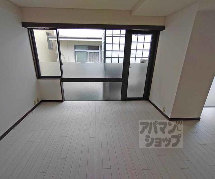 【ヴェルビュ二条城東】間取