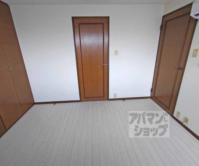 【ヴェルビュ二条城東】間取