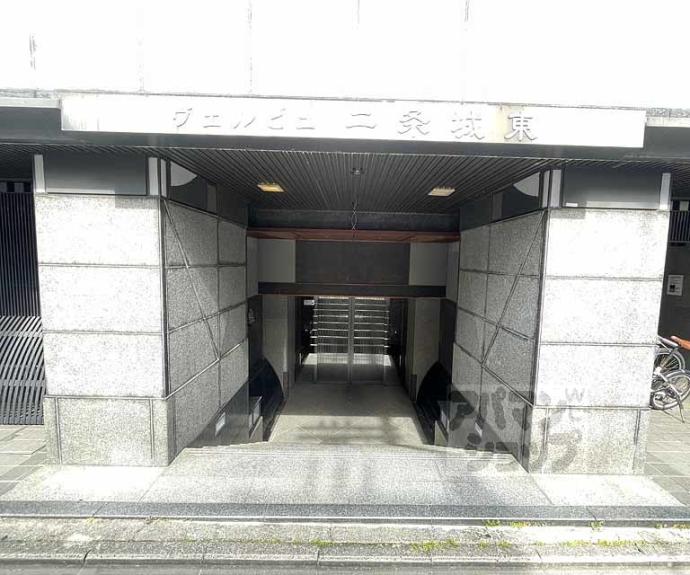 【ヴェルビュ二条城東】間取