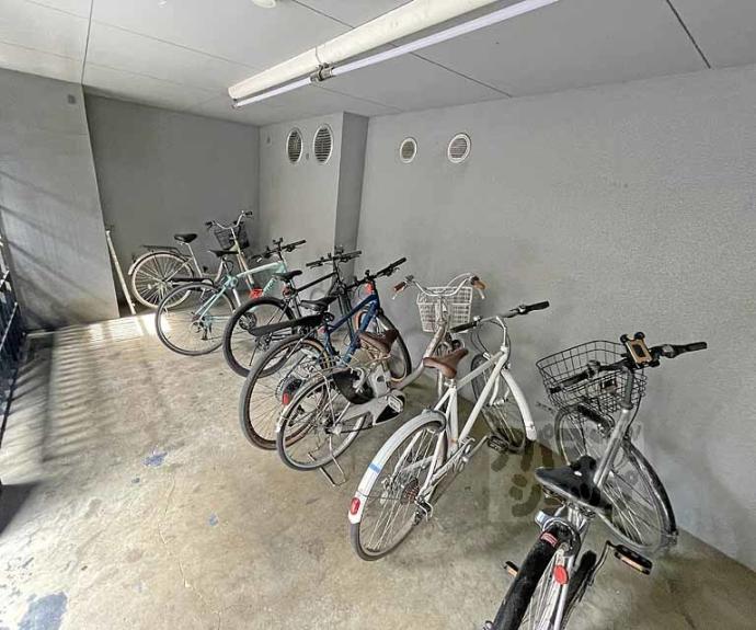 【ヴェルビュ二条城東】間取