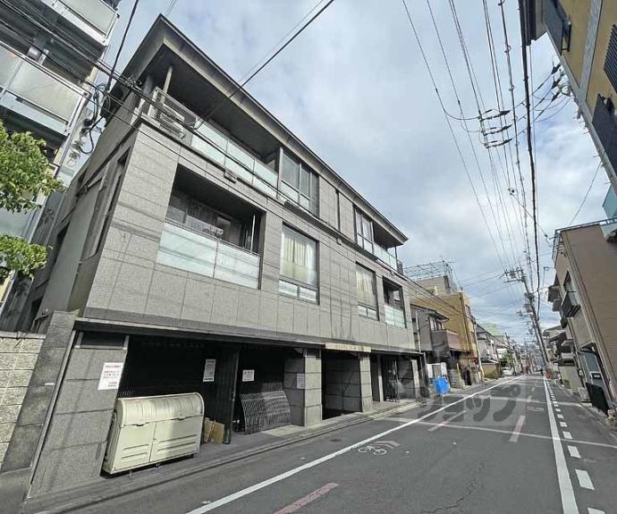 【ヴェルビュ二条城東】間取