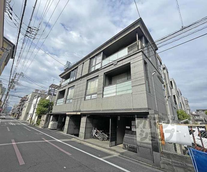 【ヴェルビュ二条城東】間取