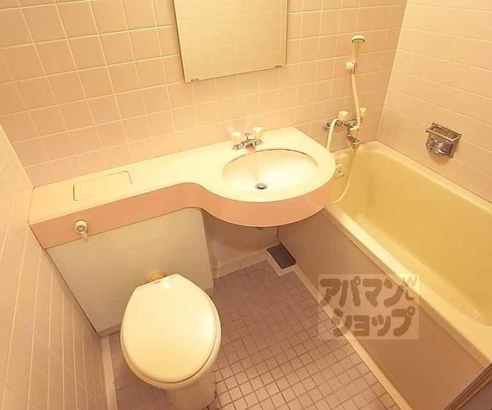 【ヴェルビュ二条城東】間取