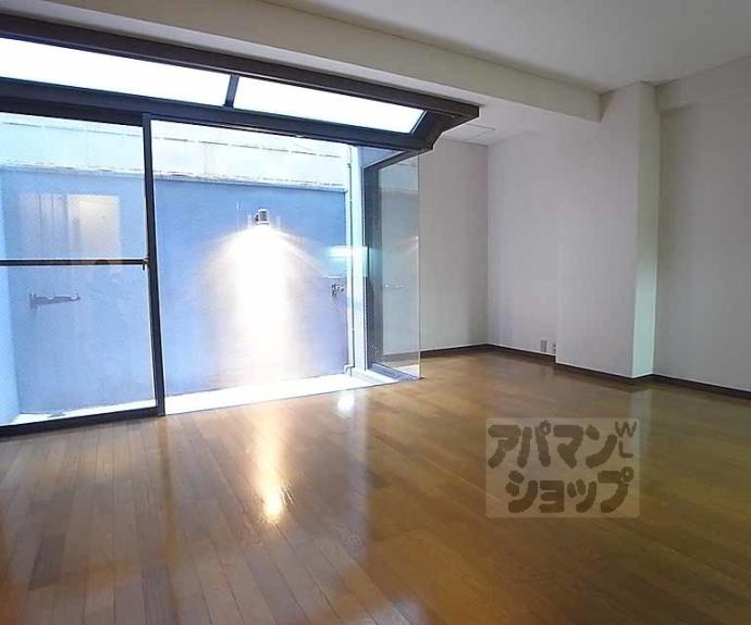 【ヴェルビュ二条城東】間取