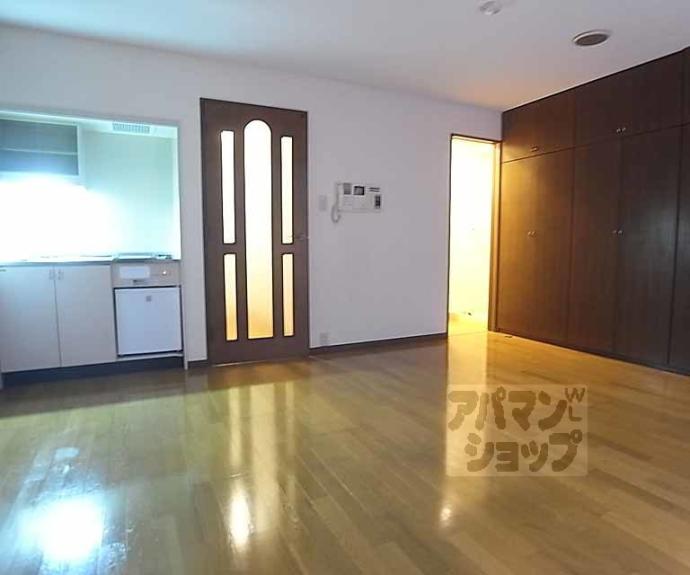 【ヴェルビュ二条城東】間取