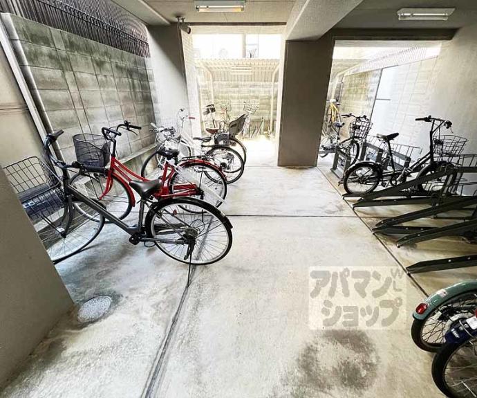 【メゾン・ド・フルール御幸町】間取