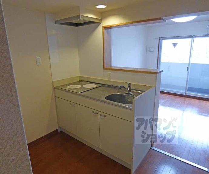 【ＲＯＯＴＳ二条城南】間取