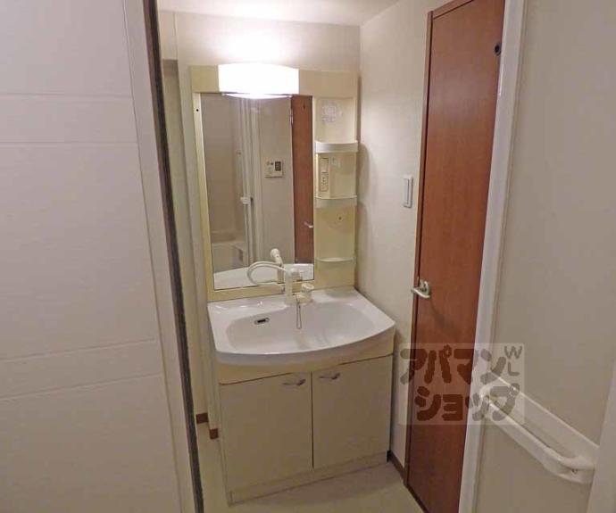 【ＲＯＯＴＳ二条城南】間取