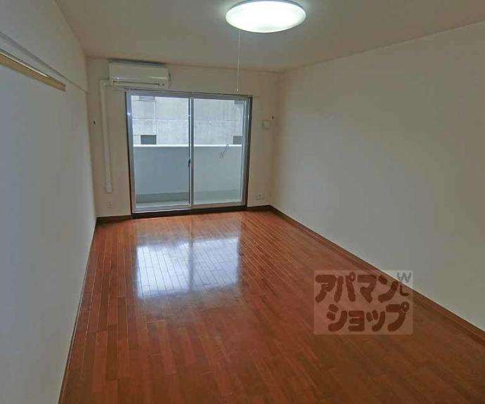 【ＲＯＯＴＳ二条城南】間取